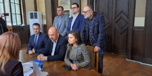 Коалиция ГЕРБ-СДС регистрира в Бургас листата си за парламентарните избори